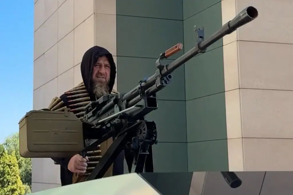 Банка колы. Чем вредна кола. Непонятно цитаты. Запятая при сложных подчинительных союзах. Было после того как в.