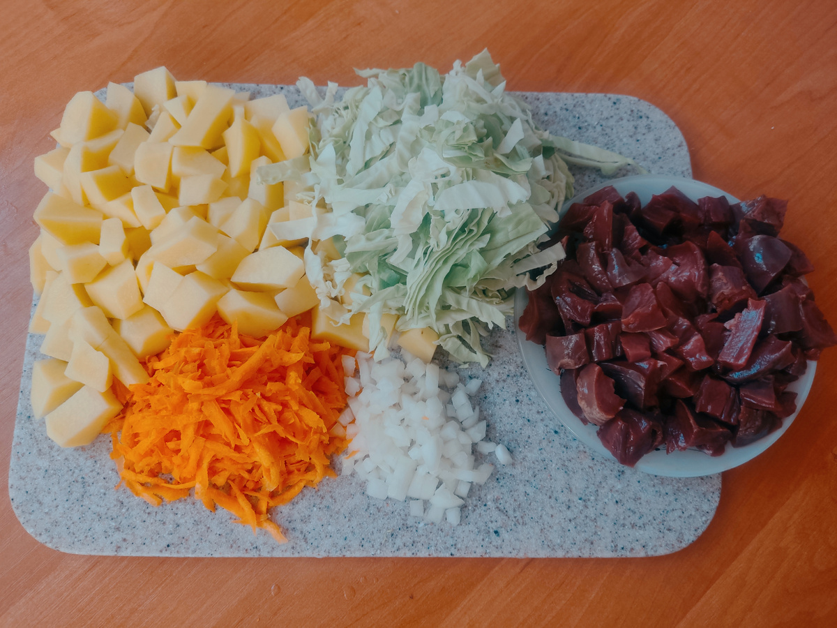 Готовые ингредиенты на рагу.