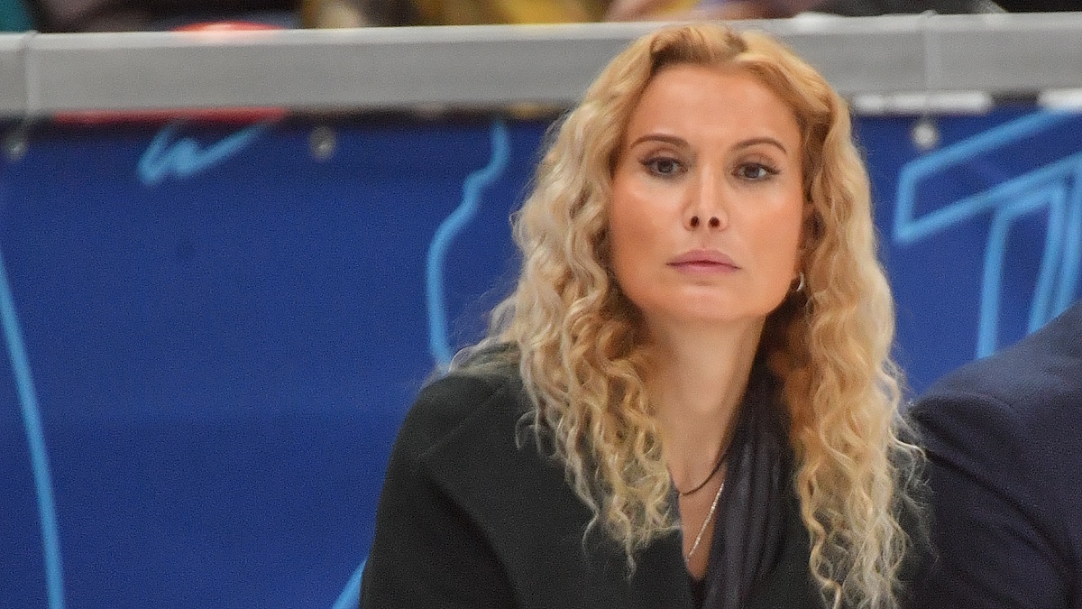    Тренер Этери Тутберидзе. Фото: Владимир ВЕЛЕНГУРИН, КП