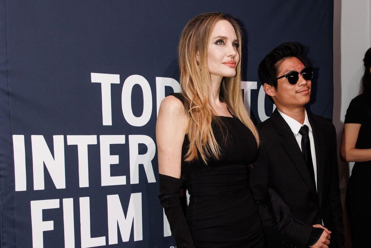    Сын Джоли постоянно играет со смертью LEGION-MEDIA