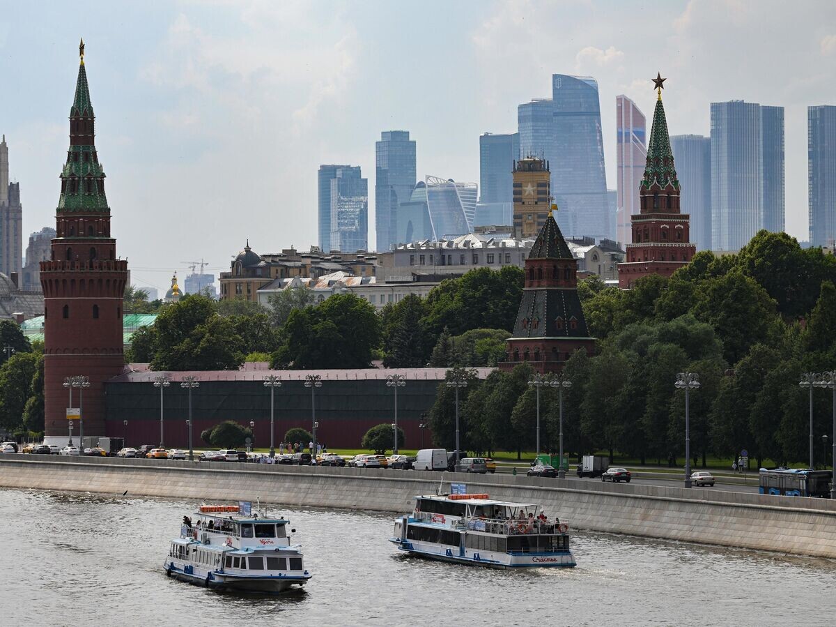    Панорамный вид на Московский кремль и Москва-реку© РИА Новости / Максим Блинов