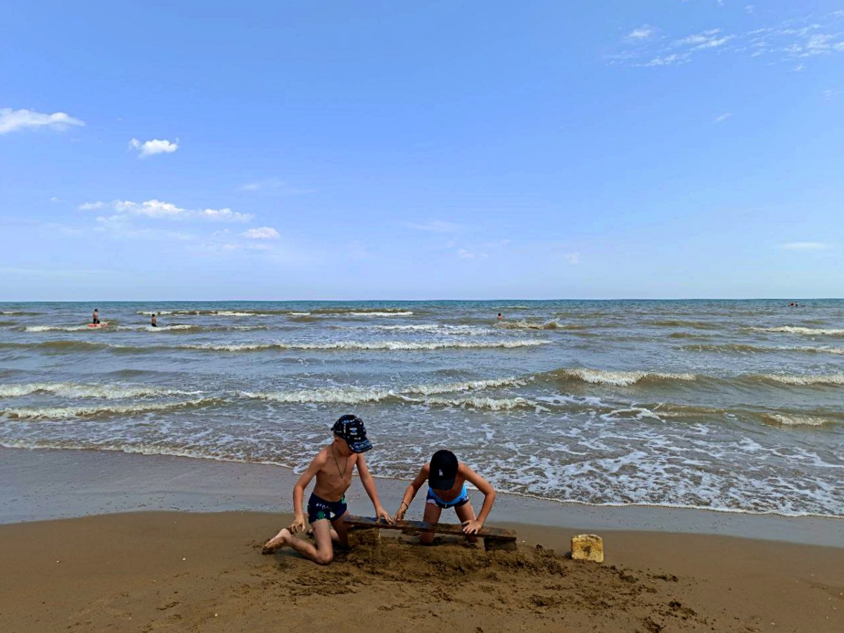 Берег Каспийского моря