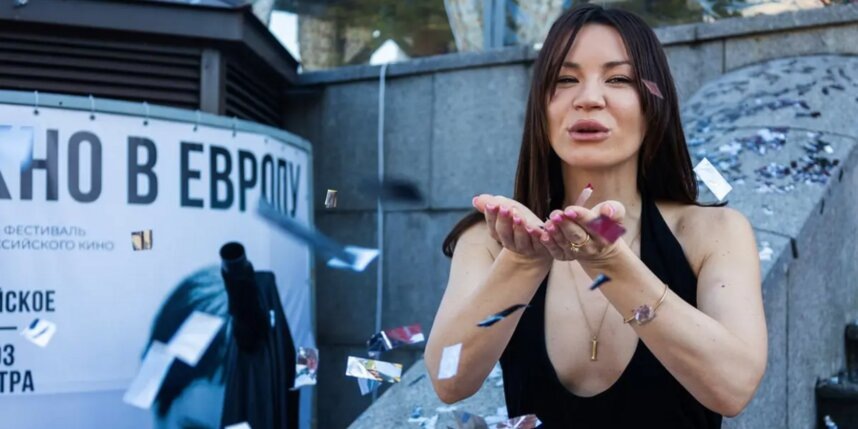    Ида Галич была готова к косым взглядам киношников и журналистов на фестивале "Окно в Европу", где она представляла свой продюсерский проект – короткометражку "Мама". Пресс-служба кинофестиваля "Окно в Европу".