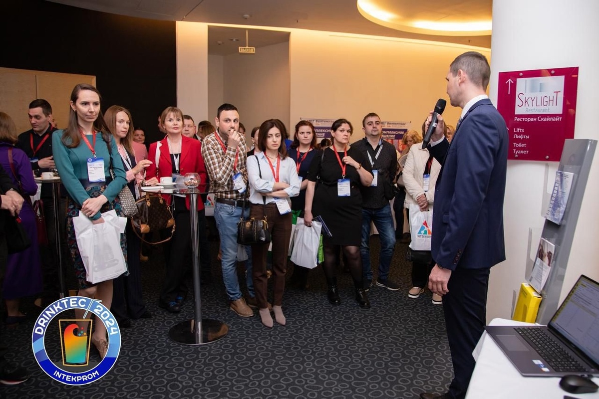 Сегодня наша компания хочет подробнеее рассказать о форуме INTEKPROM DRINКTEC 2024 Форум проходил с 8 утра и до позднего вечера
На этом форуме мы познакомились с большим количество компаний,
у которых выявили проблемы в части автоматизации.
Со многими компаниями мы ведем переговоры и помогаем решить их проблемы.
Также на форуме было много компаний-спикеров, которые рассказывали про очень важные темы, например "Честный знак"
Мы получили бесценный опыт и поняли, что форумы - это хороший инструмент для продвижения.