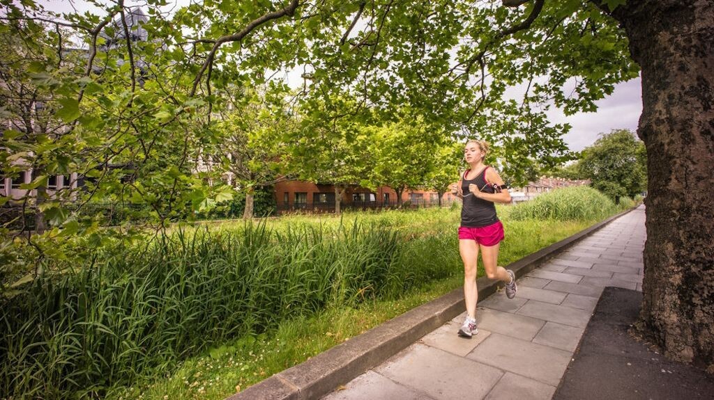     Девушка на пробежке. Источник: 500px.com Автор фото: Giuseppe Milo