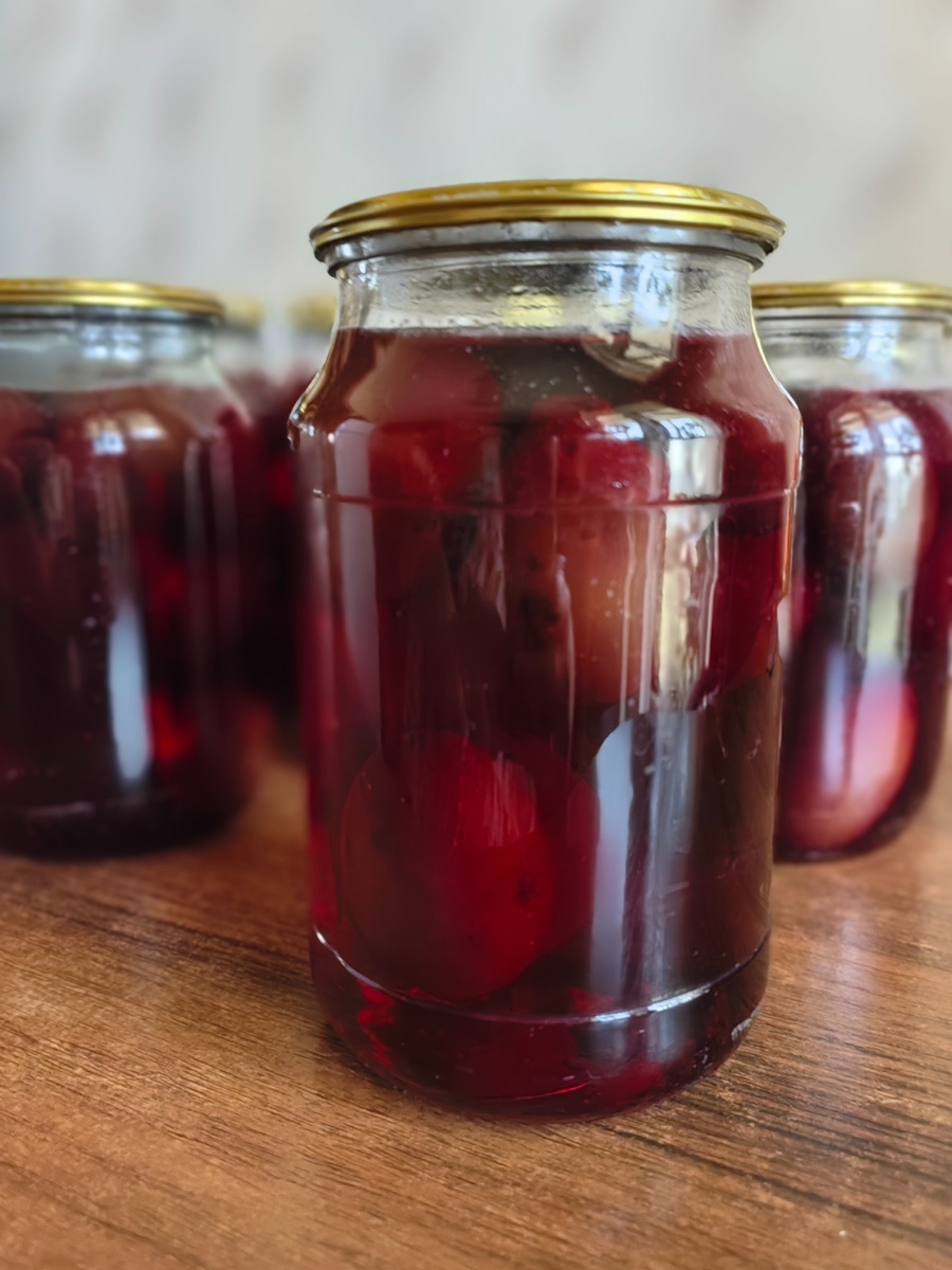 Фото автора. Компот из слив.