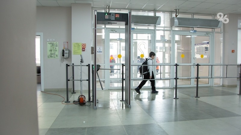    Летом удалось трудоустроить 100 школьников в Степновском округе Фото: ИА «Победа26»