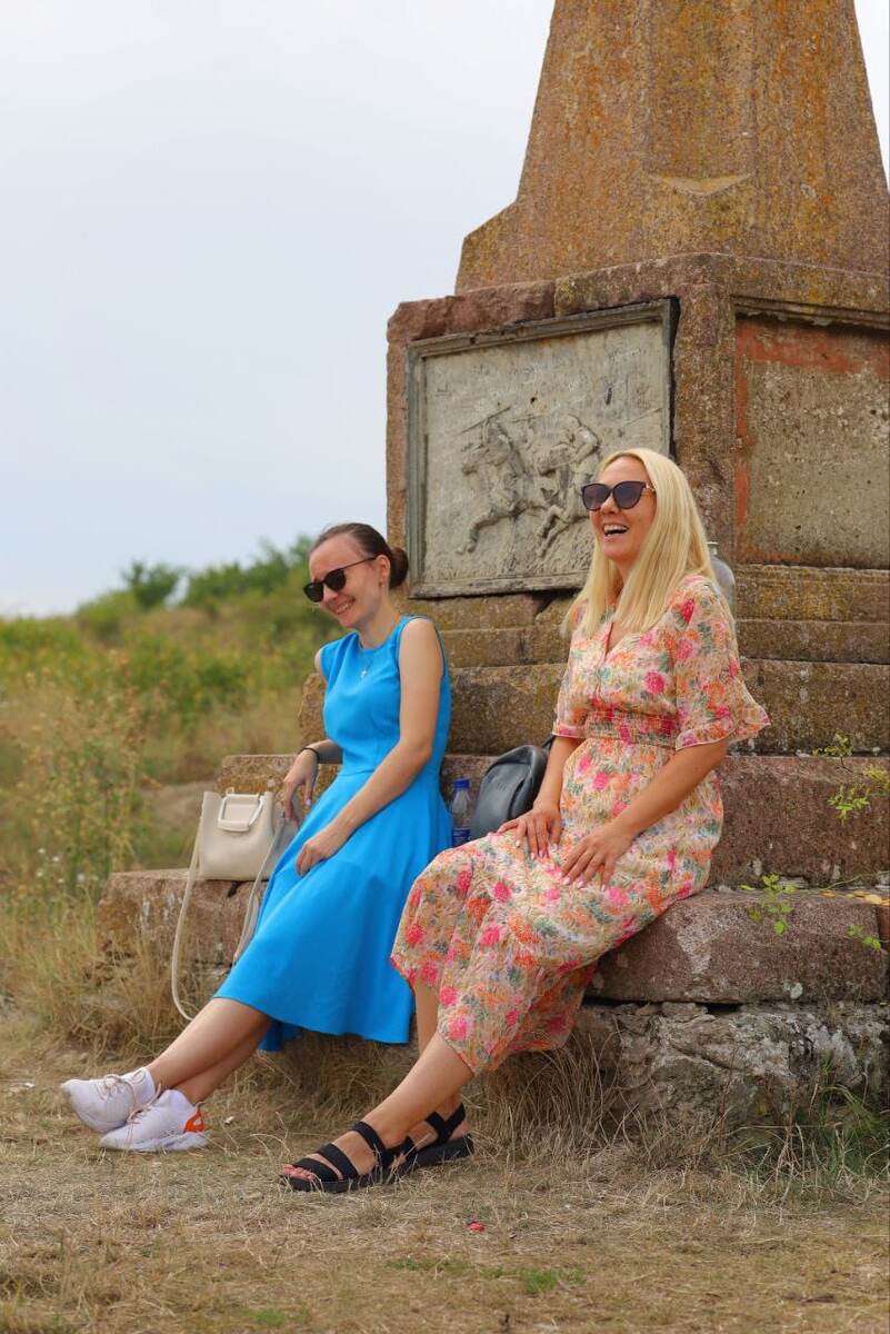 Они же смеются в ответ на то, что я рассказываю, как историю о нашем походе в соц.сетях напишу