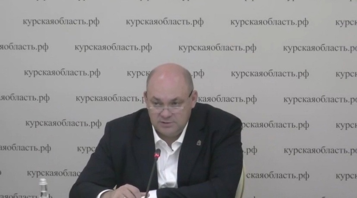    Врио губернатора Курской области поручил оперативно решить вопросы с выплатами в 10 тысяч рублей