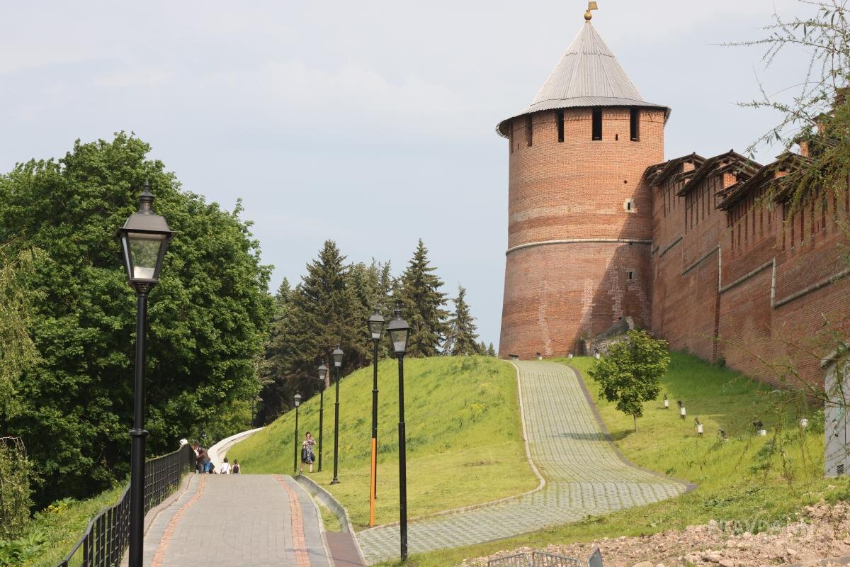    С Аллеи любви открывается вид на Стрелку