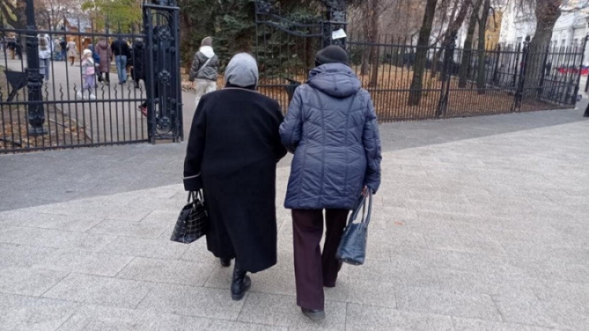    Пенсионеров старше 65 лет будут останавливать прямо на улицеНовости Саратова и области – Сетевое издание «Репортер64»