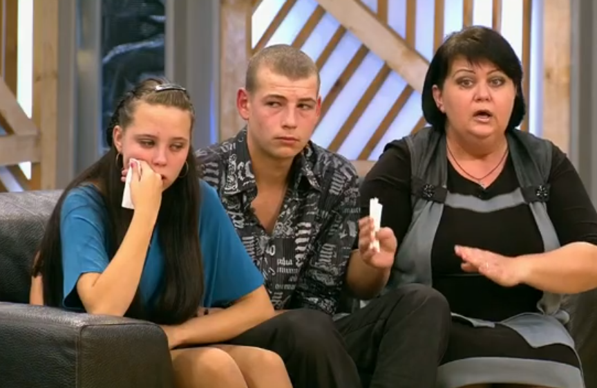 Фото: скриншот из программы "Пусть говорят". Слева направо: Алёна, Иван и мама девочки Екатерина.