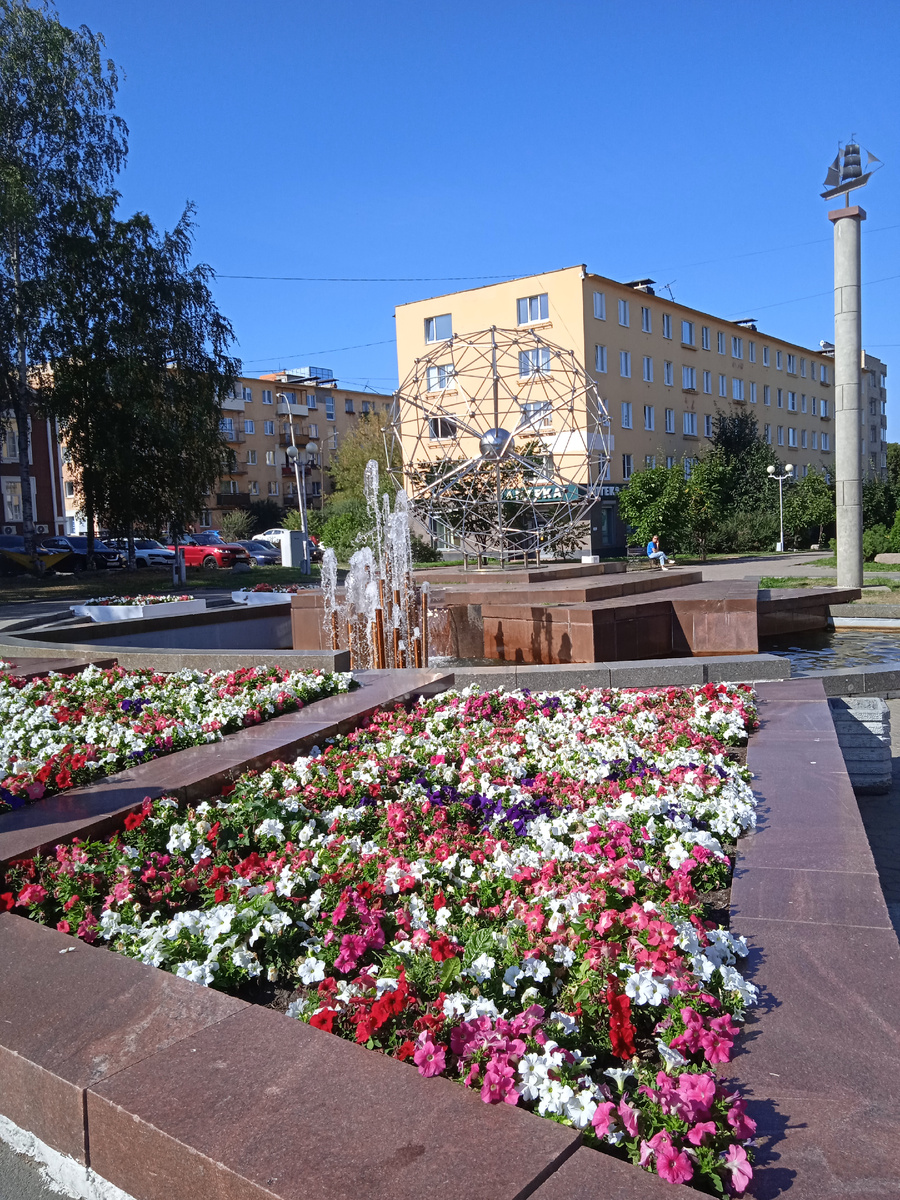 Город Петрозаводск в начале сентября. Фото автора. 