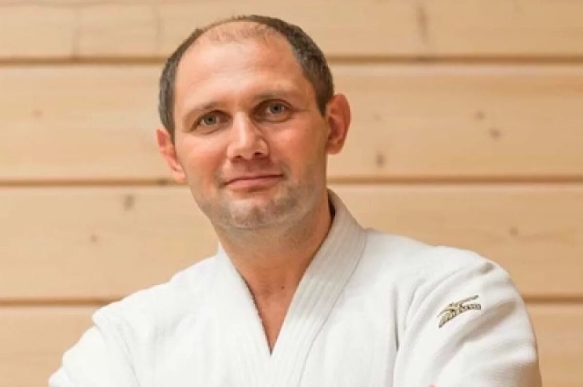    Путин наградил орденом Рахлина, у отца которого президент занимался дзюдо