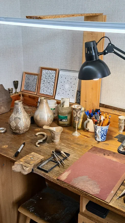 Рабочий стол серебряных дел мастера Дауда