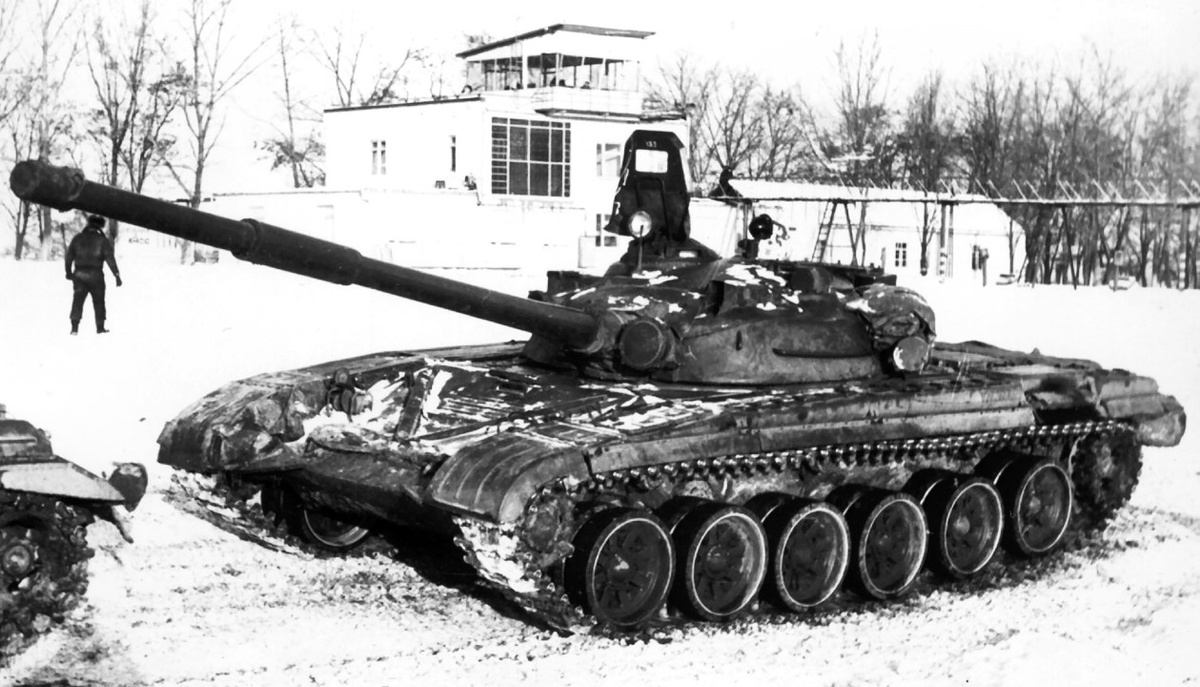 Т-72 "Урал" образца 1973 года ( 172М-сб1)                                                                                            Фото: https://armor.photos/wiki/index.php?title=%D0%A4%D0%B0%D0%B9%D0%BB:T72_8.jpg