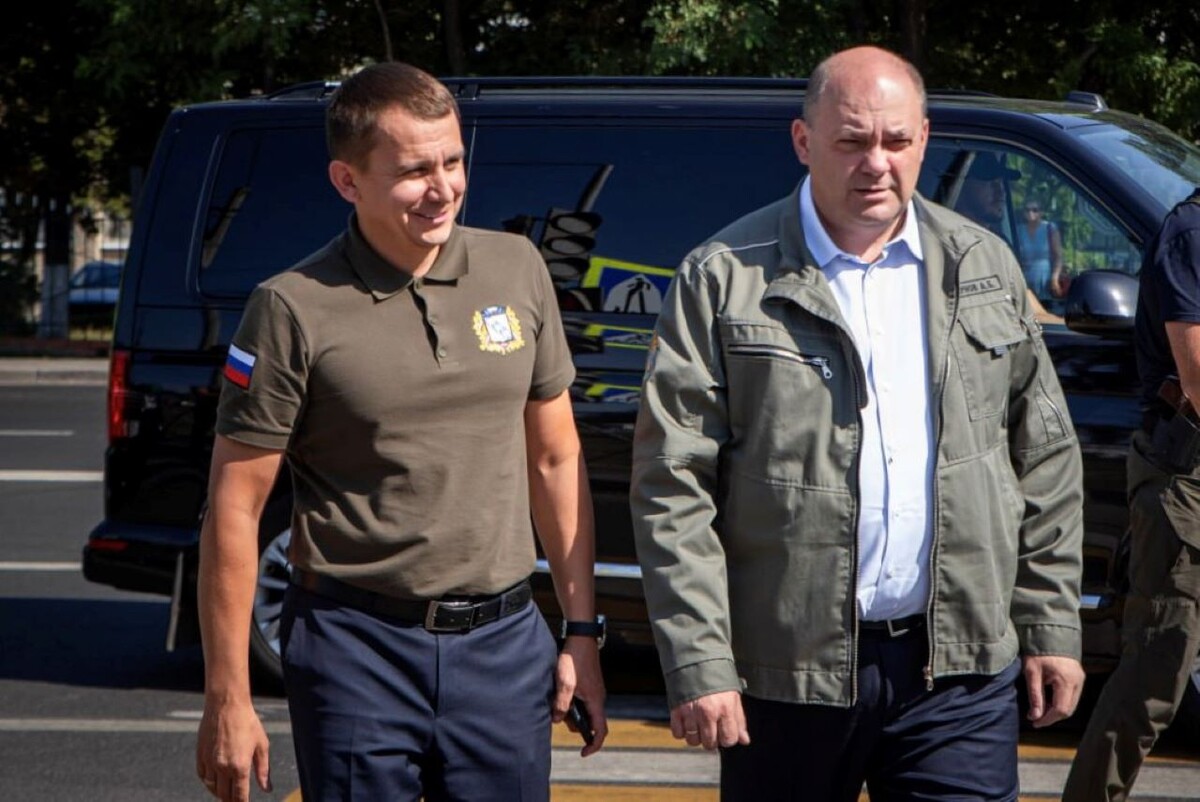    Мэр Игорь Куцак поздравил Алексея Смирнова с победой на выборах