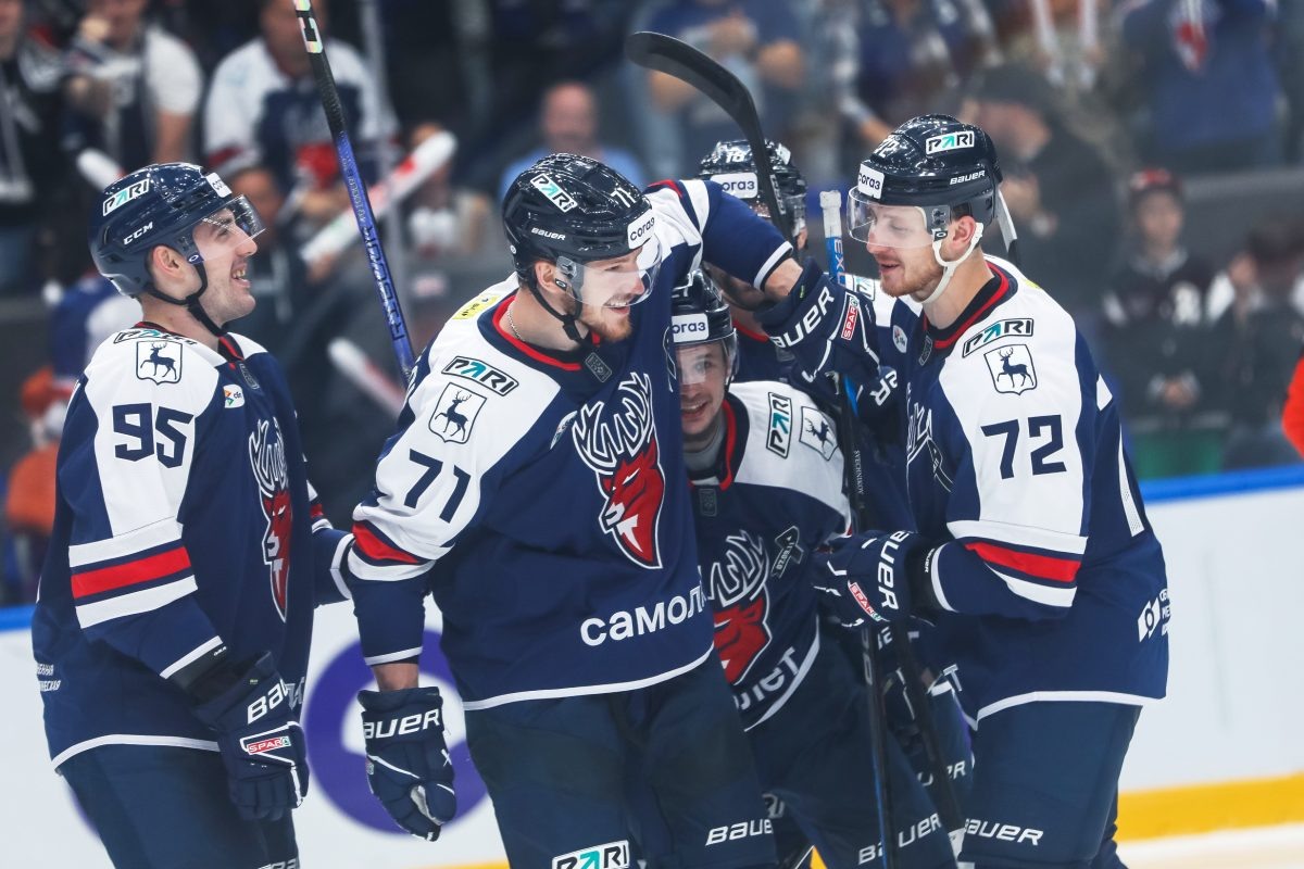    Автозаводцы подарили болельщикам красивую яркую победу