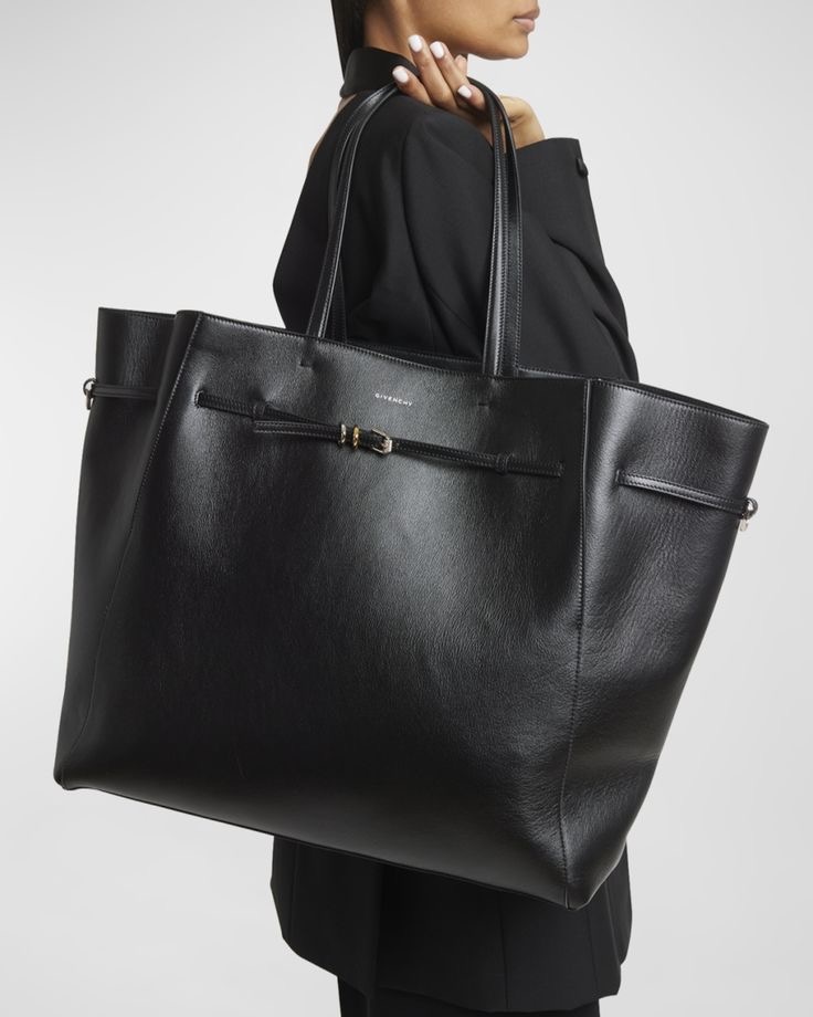 Фото: сумка Givenchy - Voyou Large Tote Bag in Tumbled Leather