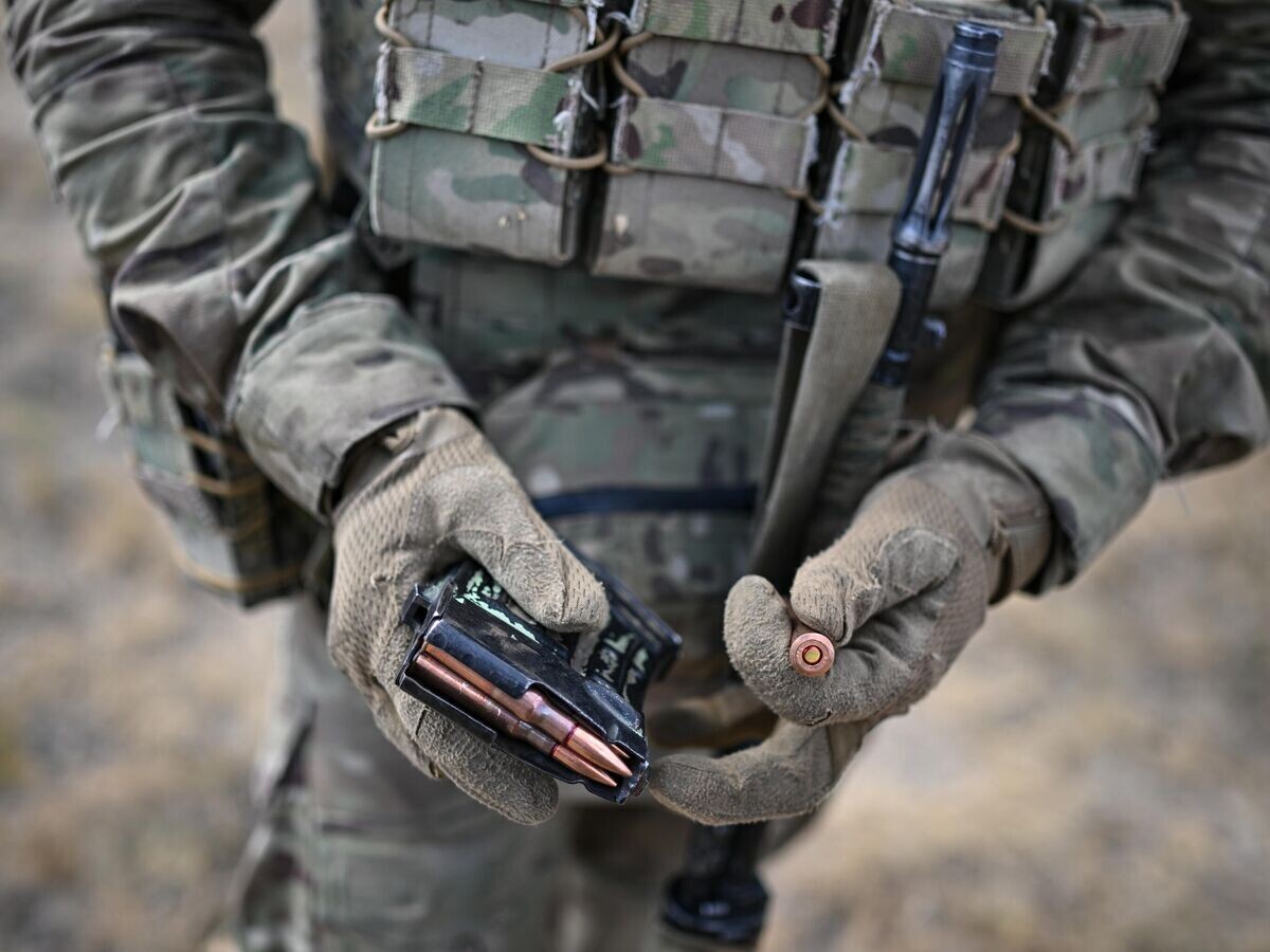    Военнослужащий в зоне СВО© РИА Новости / Сергей Бобылев