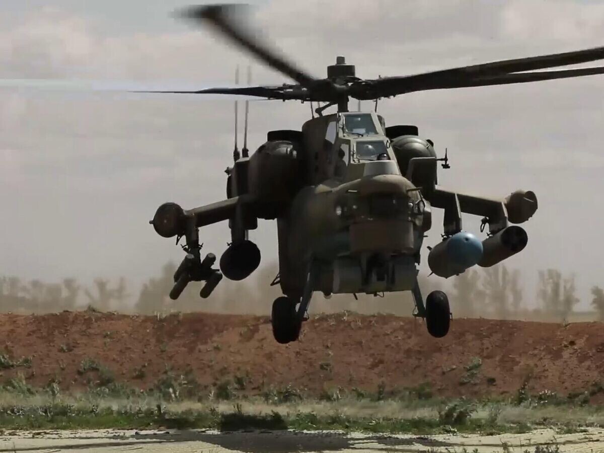    Российский вертолет Ми-28НМ ударил авиаракетами по формированиям ВСУ в приграничном районе Курской области© Минобороны РФ/Telegram
