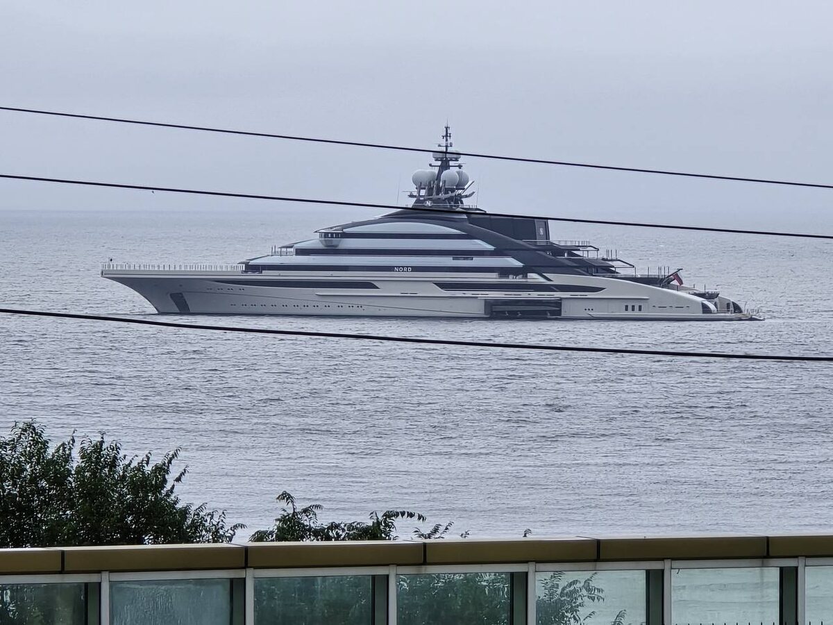 Яхта Мордашова снова вернулась во Владивосток.  Фото: Фото: ФедералПресс / Анастасия Полетаева