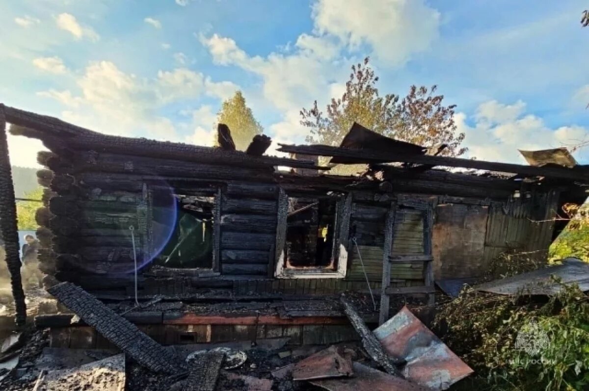    Житель Златоуста погиб при пожаре в своем доме из-за сигареты