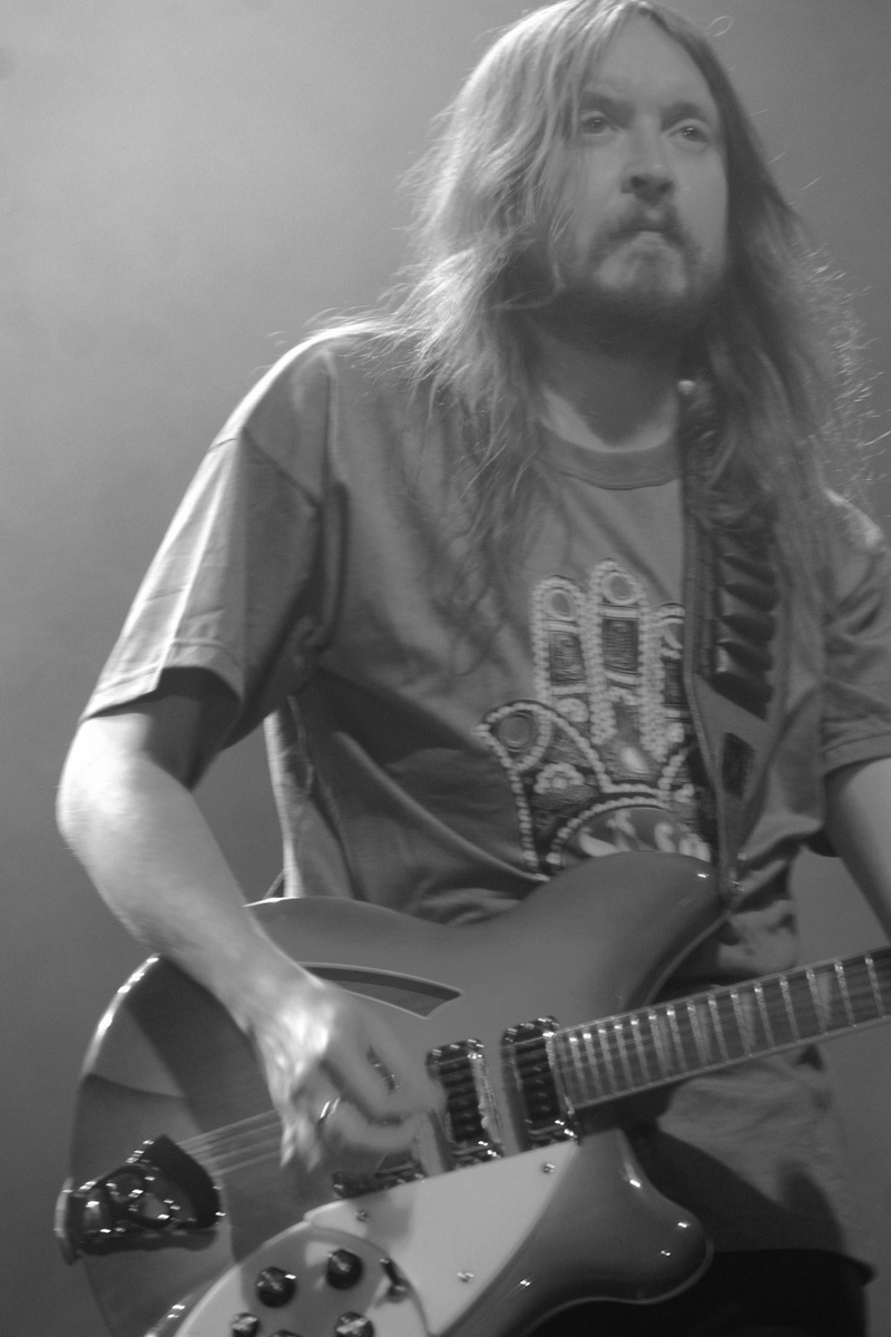    Окончив десятый класс, Летов переехал в Подмосковье и поступил в профессиональное строительное училище. Окончить ПТУ Летов так и не смог — его отчислили за неуспеваемость и прогулы, после чего он вернулся в Омск / Legion-Media