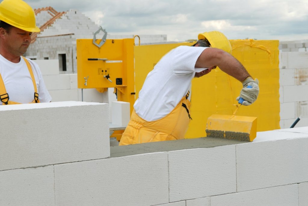 Кладка стен из газоблоков