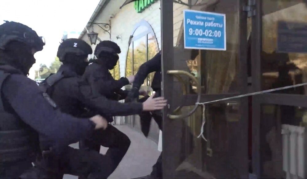    Фото: пресс-служба ГУ МВД по Петербургу и Ленинградской области/ Скриншот видео