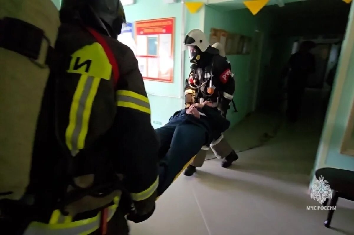   На Камчатке тренировались спасать людей из горящего дома престарелых