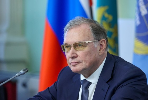    Олег Озеров