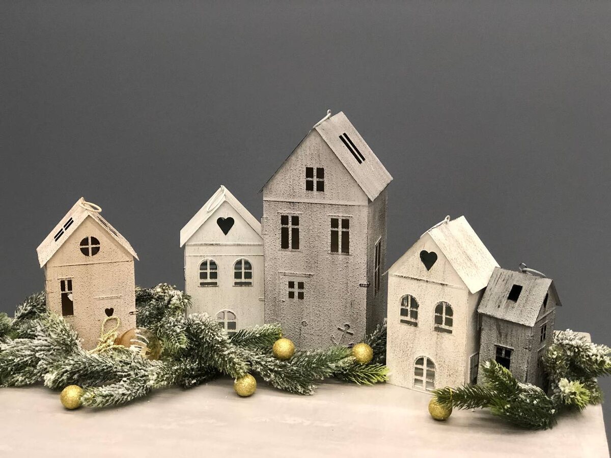 Выполнено декораторами Me Decor