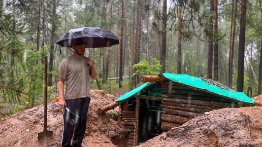 СТРОЮ ЗЕМЛЯНКУ ПОД ПРОЛИВНЫМ ДОЖДЁМ 🌧️ НОВАЯ ДВЕРЬ 🚪 ТУМАННЫЙ ЛЕС 🌲 ЗАЯЧЬЯ ЛАПКА 🐇