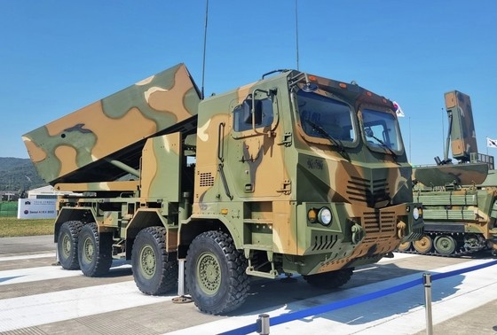    Южнокорейская реактивная система залпового огня K239 Chunmoo