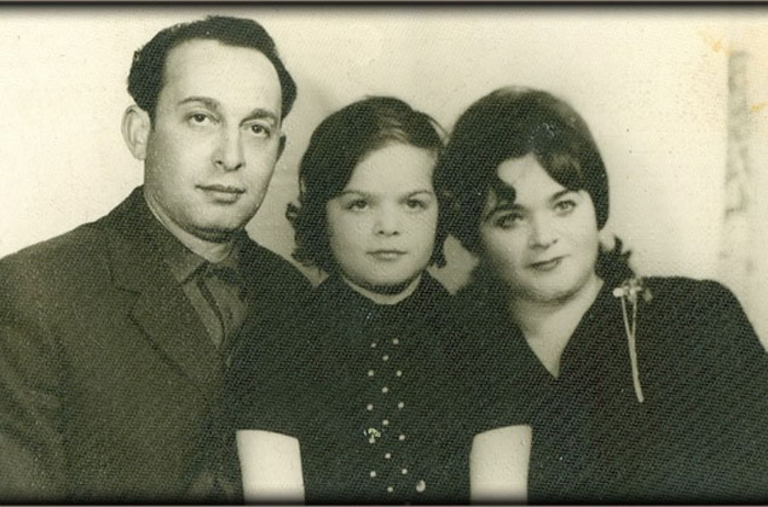 Лариса Долина с родителями