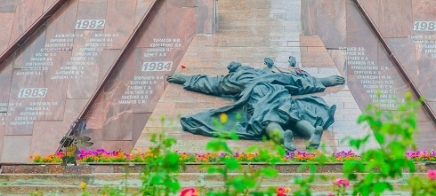 Криволапов. Скорбящая мать. 1992.