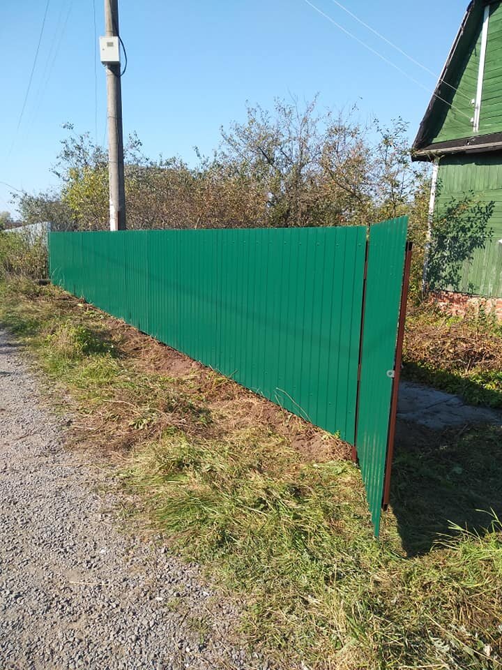 Столб как обременение. Фото автора.