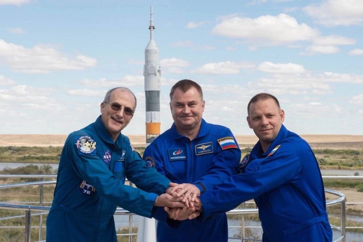     Подготовка ракеты к старту. Источник: «Роскосмос» Автор фото: Иван Тимошенко, «Роскосмос»