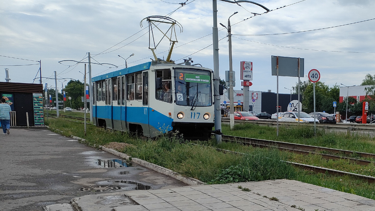 ул. Октябрьской революции, вагон 71-608КМ, маршрут № 2