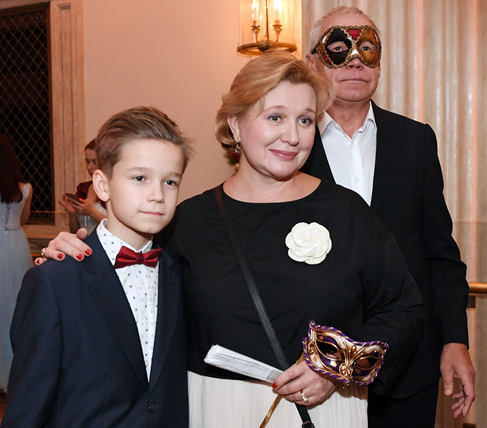  Сергей Гармаш и Инна Тимофеева с сыном. / Фото: aif.ru