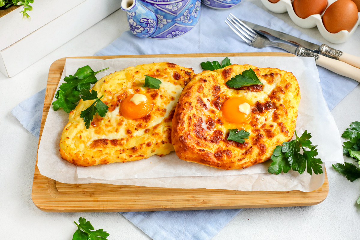 Фитнес Хачапури из кукурузной муки с творогом и тремя видами сыра