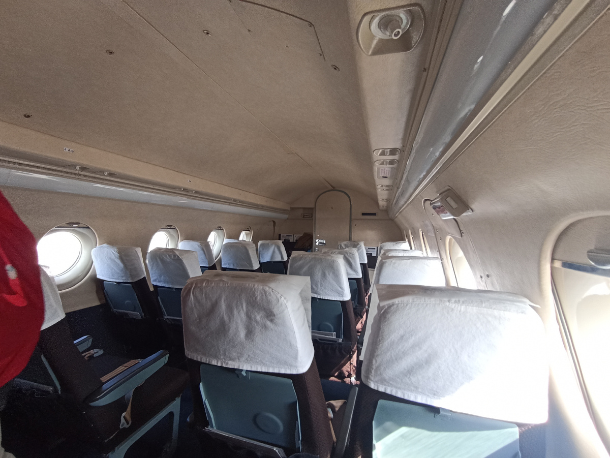 Салон самолета Як-40