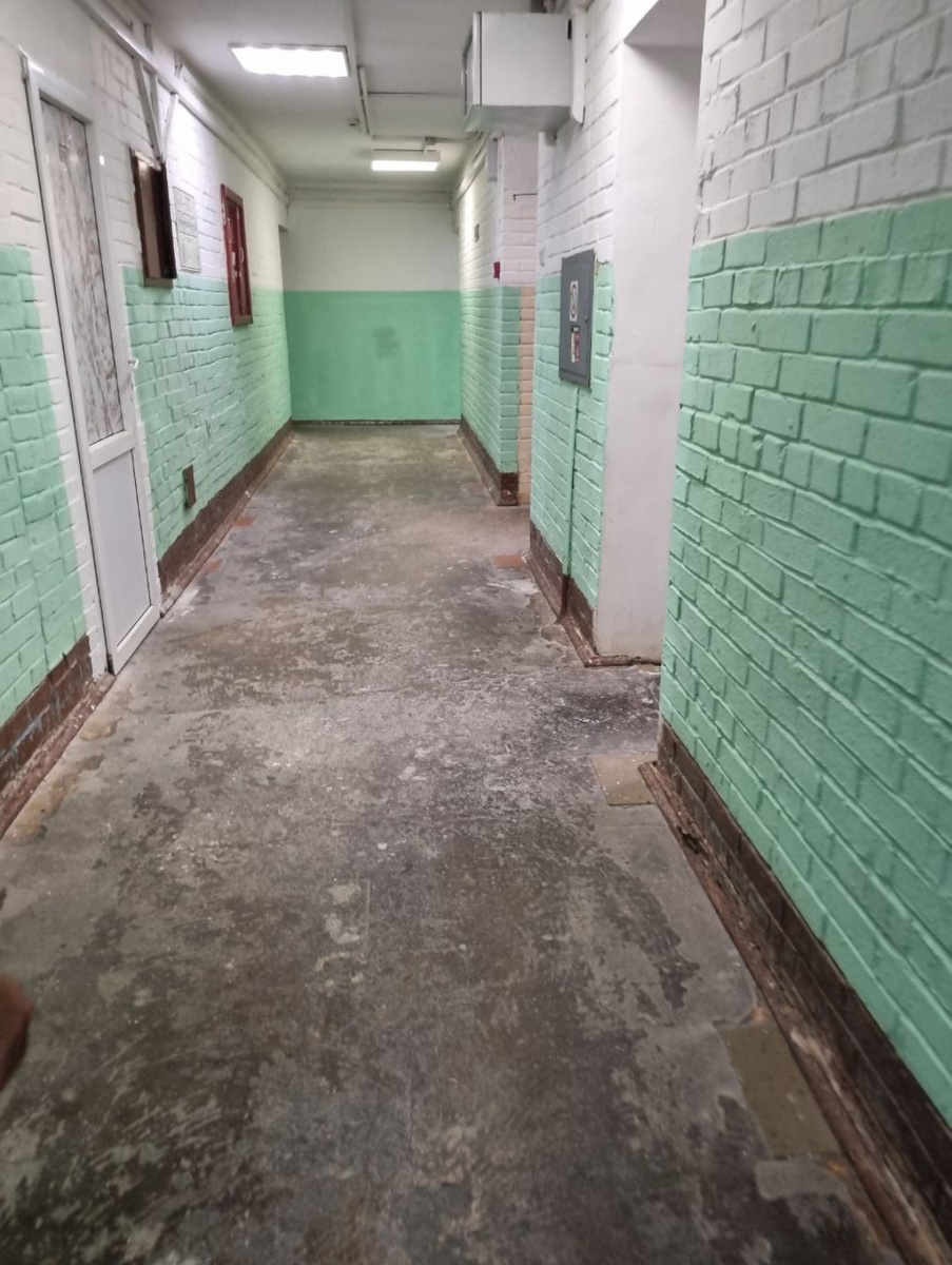 Коридор в общежитии.