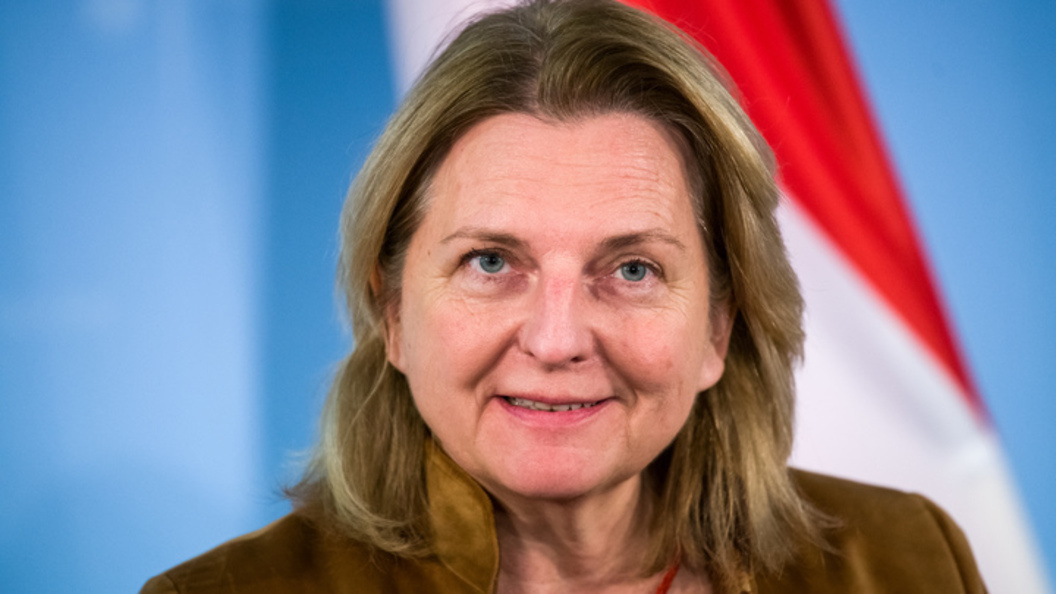    ФОТО: BERND VON JUTRCZENKA/DPA