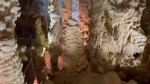 Италия: Путешествие по гротам Фрасасси (grotte frasassi), часть 1. Песня: Mina - il cielo in una stanza