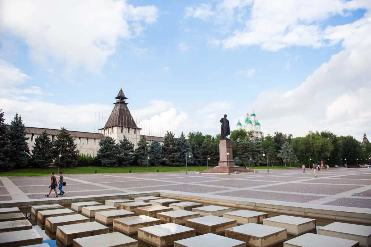    Губернатор есть, но нет мэра.