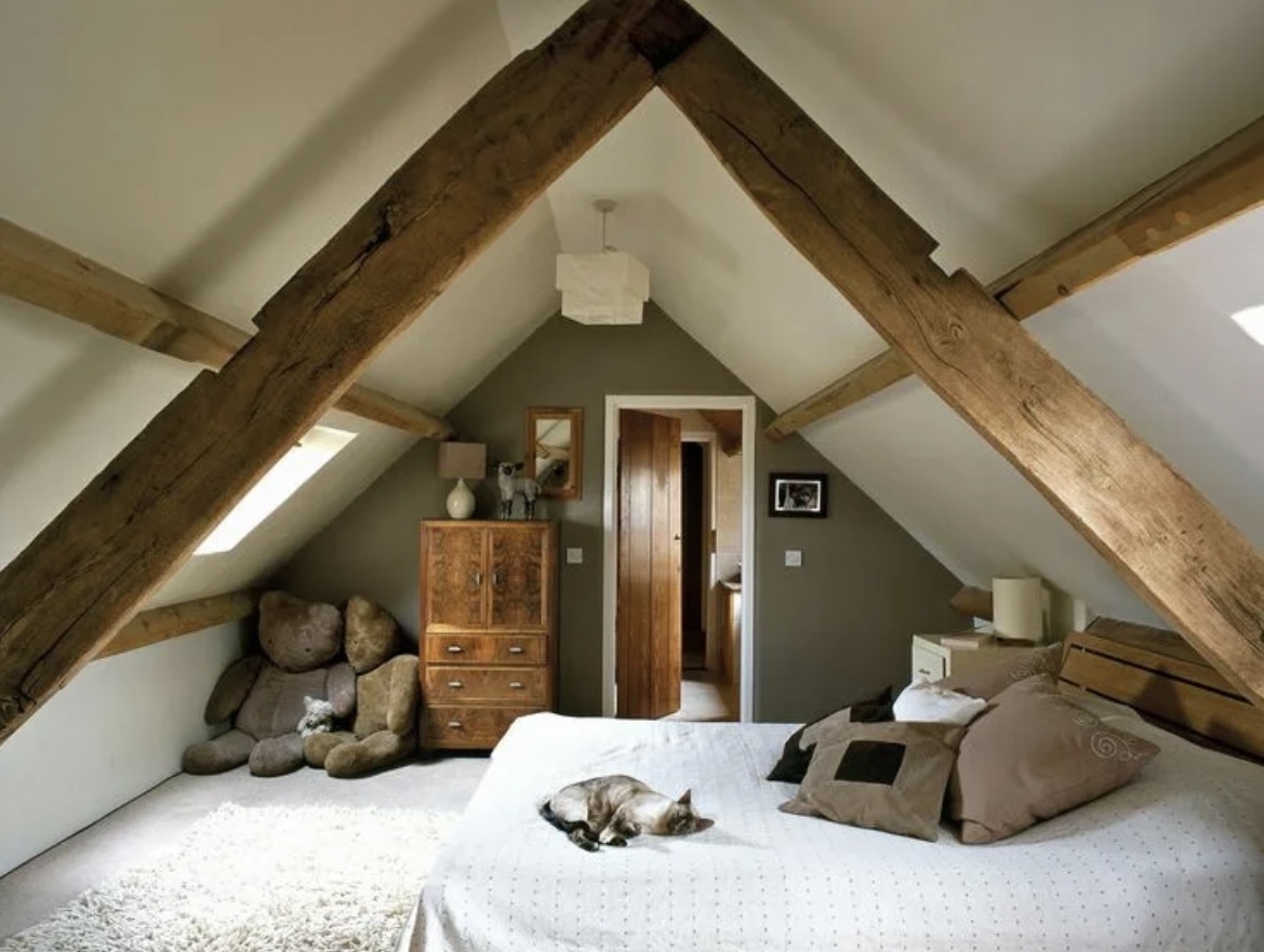 ▪️Высота потолка будет предельно низкой;  ▪️Отсутствует теплоизоляция. 