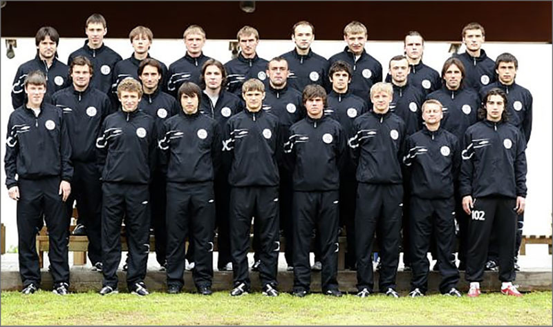 «Торпедо» образца 2007 года. Фото на мартовском сборе в Турции. 
Верхний ряд (слева направо): Вадим Евсеев, Максим Кабанов, Андрей Перов, Андрей Колесников, Владимир Кузьмичёв (на сезон не заявлен), Адриан Сосновский, Сергей Морозов, Андрей Соломатин, Виктор Земченков.

Средний ряд (слева направо): Максим Ромащенко, Джордже Йокич, Любомир Кантонистов, Гжегож Пехна, Джордже Флореску, Эдуард Мор, Олег Корнаухов, Илья Мадилов.

Нижний ряд (слева направо): Денис Тумасян, Павел Мамаев, Андрей Дятель, Дмитрий Соколов, Александр Подымов, Игорь Смольников, Александр Панов, Ираклий Геперидзе.
