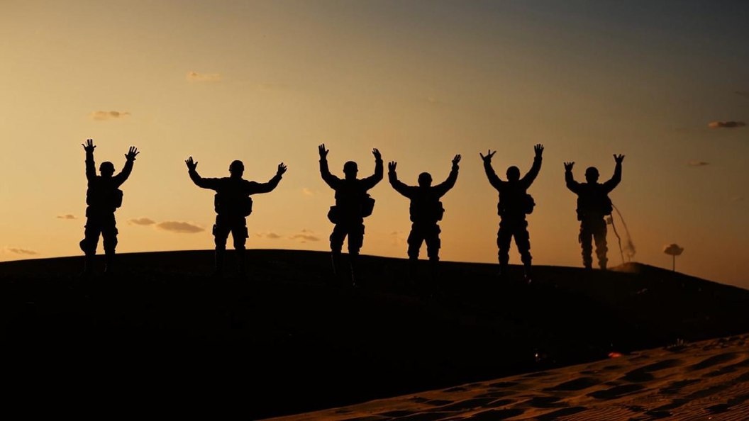    ФОТО: Коллаж Kandinsky